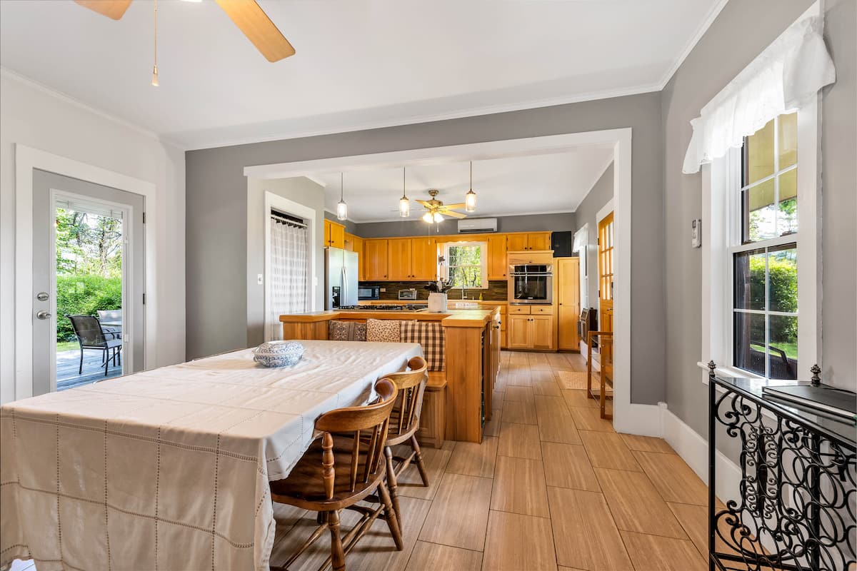 Kitchen and dining area
