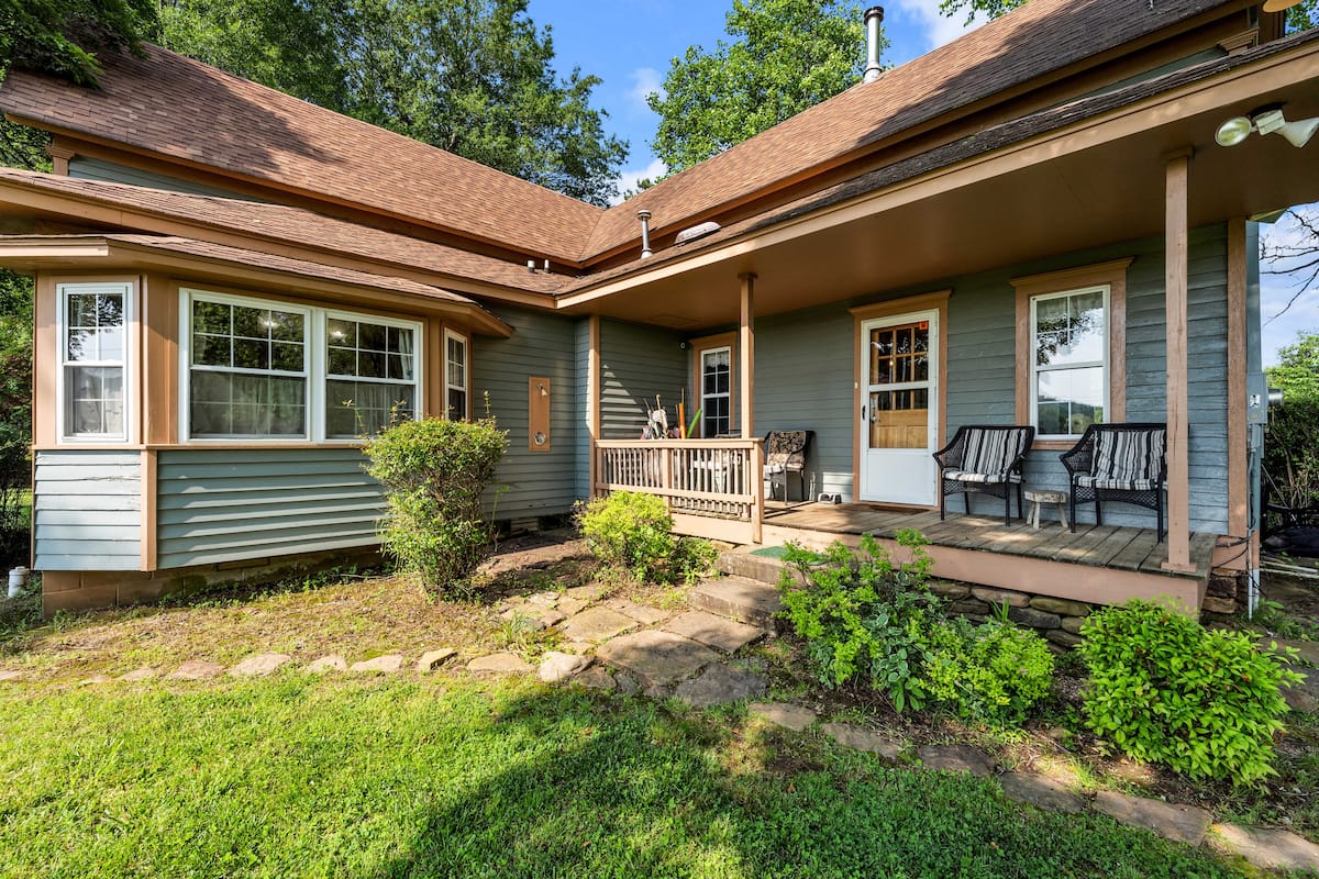 The cabin exterior with covered porch
